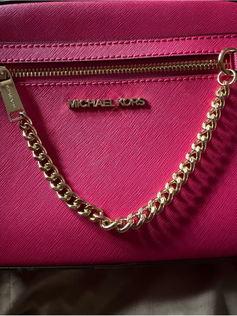 Michael Kors Hot Pink Saffiano Camera Crossbody with Gold Chain - Picture 2 of 12